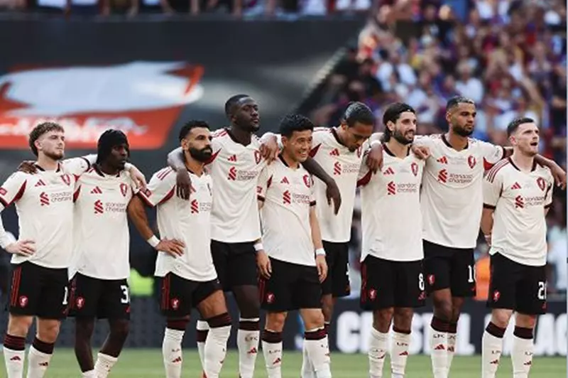 توقعات تشكيلة ليفربول الجديدة مع الصفقات الأربعة وصلاح في البداية